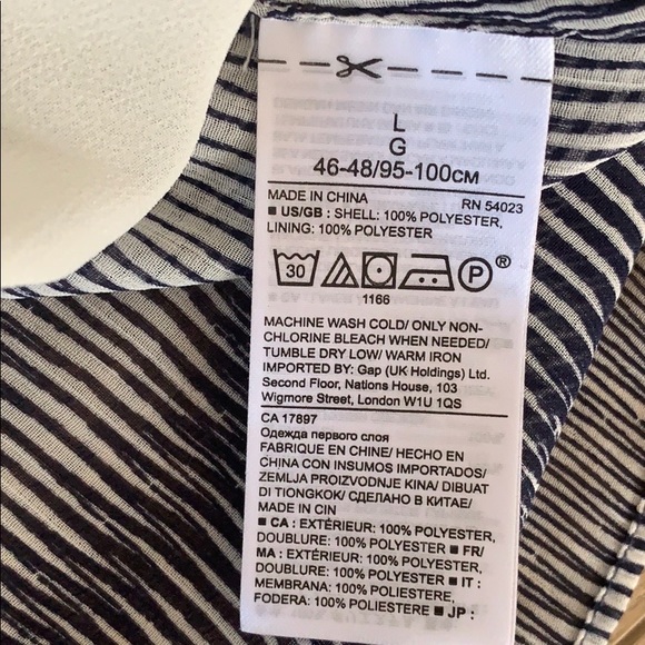 Cute Banana Republic Blouse With Tiered Sleeves - Picture 7 of 7